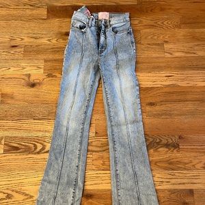 REVICE - Avalon Jean